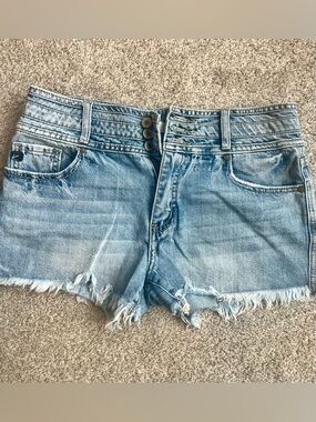 KanCan Blue Jean Shorts Distressed Hem Size L (27-29 inch waist)